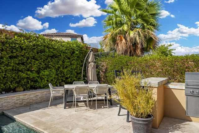 80450 Platinum Way, La Quinta CA: https://media.crmls.org/mediaz/f97566d8-9646-467d-84c5-1c9199c22688.jpg