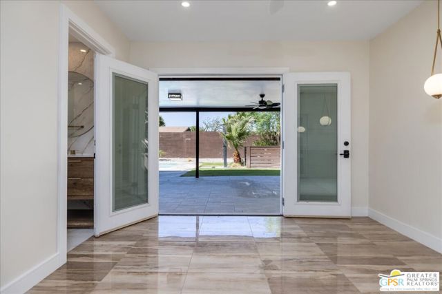 372 E Molino Road, Palm Springs CA: https://media.crmls.org/mediaz/f97568a6-f330-4214-820b-f105e9612d22.jpg