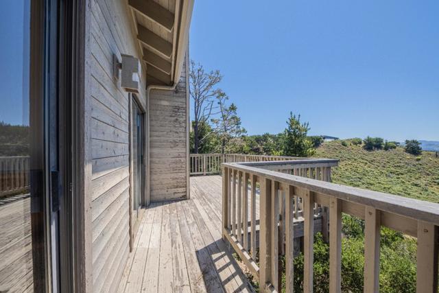 3587 Eastfield Court, Carmel CA: https://media.crmls.org/mediaz/f97599ed-10b2-48c4-8948-bfc97f314872.jpg
