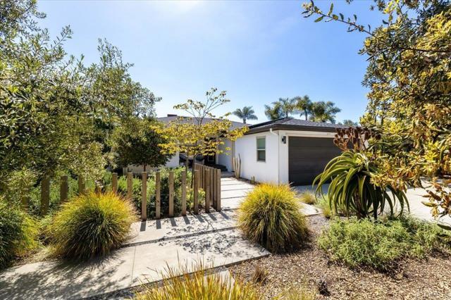 Detail Gallery Image 2 of 36 For 2029 S Horne St, Oceanside,  CA 92054 - 2 Beds | 2 Baths