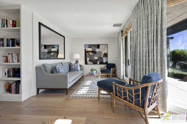 8 Surrey Court, Rancho Mirage CA: https://media.crmls.org/mediaz/f976268c-ec94-46b8-bee5-92d6d73dc7df.jpg