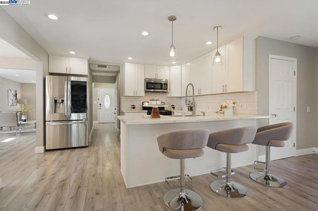 955 Maud Ave, San Leandro CA: https://media.crmls.org/mediaz/f9766c39-b957-4668-a298-c2ed72ef9ba4.jpg