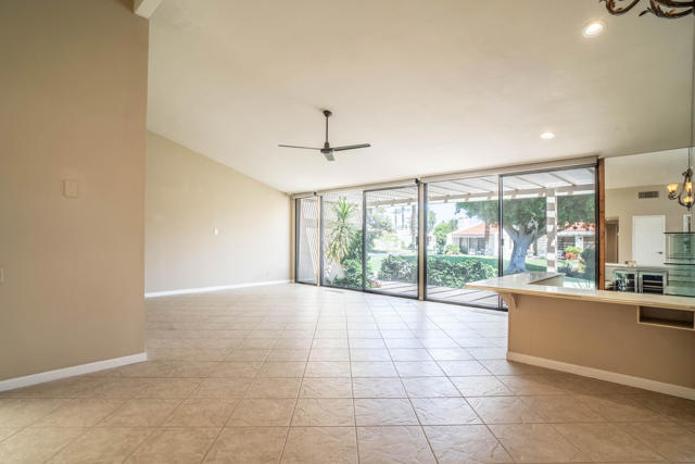 75180 Chippewa Drive, Indian Wells CA: https://media.crmls.org/mediaz/f976bd6c-8ec8-4843-bf3b-cc3b2b037412.jpg