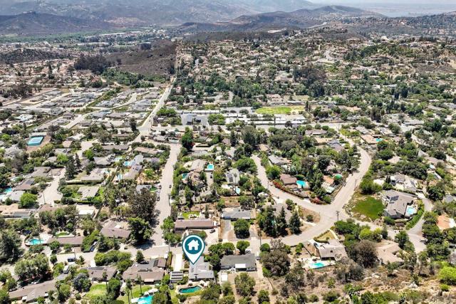 11668 Altoona Dr, El Cajon CA: https://media.crmls.org/mediaz/f976cbe6-40b4-45fa-95d6-d21926925d1f.jpg