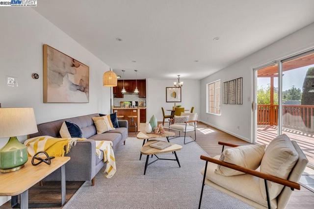 21917 Nugget Canyon Dr, Castro Valley CA: https://media.crmls.org/mediaz/f97839ae-eca0-49ad-aa08-4c6572061250.jpg
