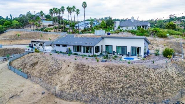 1615 Vista Del Lago, Fallbrook CA: https://media.crmls.org/mediaz/f978885f-00e0-48ff-9e61-107c6a2f57df.jpg