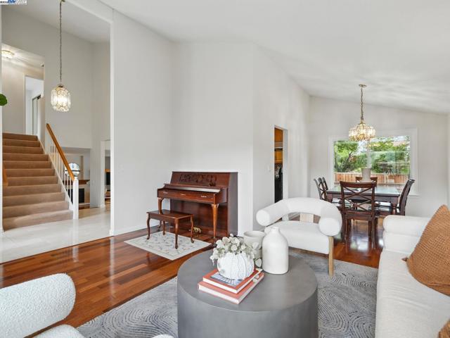 1501 Quema Ct, Fremont CA: https://media.crmls.org/mediaz/f978ac30-bdf7-4558-a9fd-e588c7aabc86.jpg