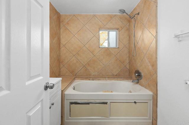 Detail Gallery Image 17 of 30 For 641 43 Morrison St, San Diego,  CA 92102 - 6 Beds | 3 Baths