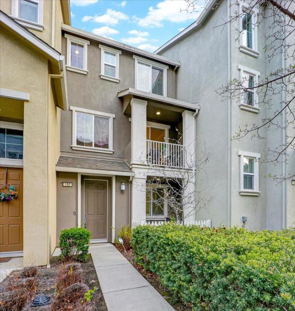 193 Fable Court, Mountain View CA: https://media.crmls.org/mediaz/f978cf86-bec9-42da-903f-3662b1d161d6.jpg