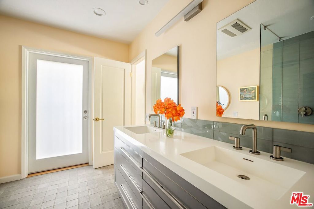 MLS #25590401 image #25