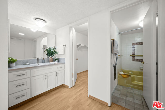 10535 Wilshire Boulevard, Los Angeles CA: https://media.crmls.org/mediaz/f979f3f4-2e76-42d7-b809-9f98e3857627.jpg