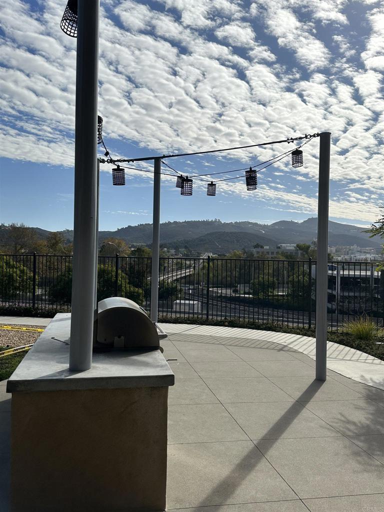 https://media.crmls.org/mediaz/f97a7a08-c5f9-4659-b2b7-41aef837380c.jpg?preset=X-Large