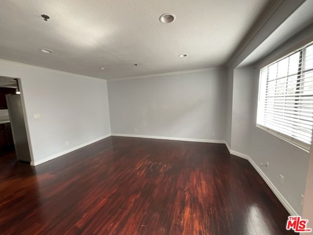 21 Palmetto Drive, Alhambra CA: https://media.crmls.org/mediaz/f97a9caa-f452-4817-86c6-3188d84926a1.jpg