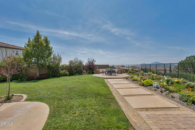 20752 Veneto Way, Porter Ranch CA: https://media.crmls.org/mediaz/f97ac090-0210-4139-967d-194b2ad973a3.jpg