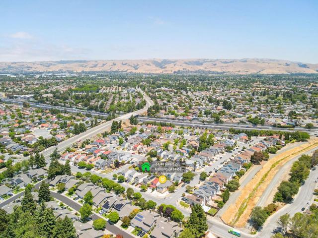 34348 Siward Drive, Fremont CA: https://media.crmls.org/mediaz/f97be977-da39-41c3-a3f2-15eef5639503.jpg