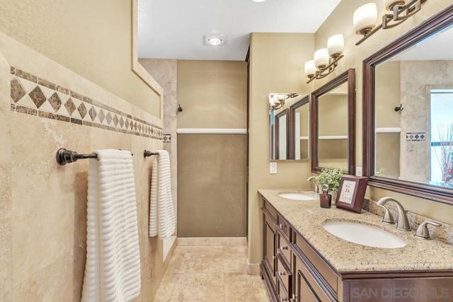 3176 Via Viejas, Alpine CA: https://media.crmls.org/mediaz/f97bee96-610e-43bf-85fd-4bf645ccd505.jpg