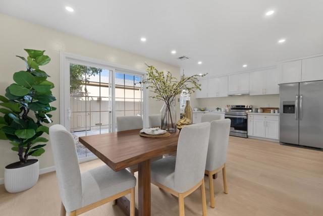 4243 Comet Circle, Union City CA: https://media.crmls.org/mediaz/f97c1ffc-7e20-4836-b7ce-b807441a8e17.jpg