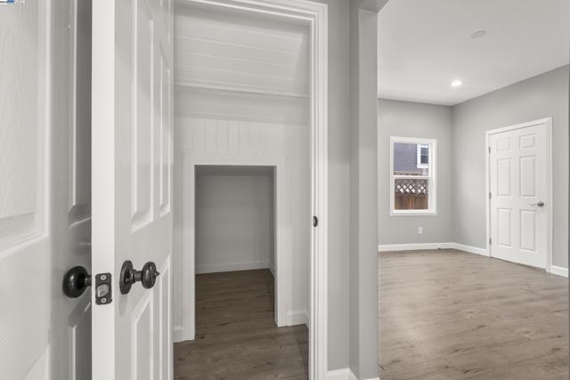 193 W Macarthur Blvd, Oakland CA: https://media.crmls.org/mediaz/f97c39d9-88c4-420f-a371-005f2ac237f0.jpg