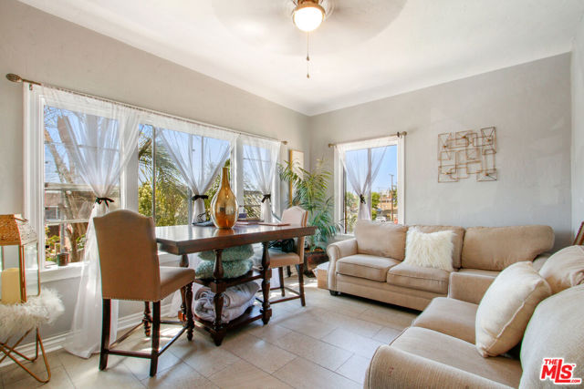 2370 Lime Avenue, Long Beach CA: https://media.crmls.org/mediaz/f97cfadf-bec2-47e7-9fa7-b705973997b4.jpg