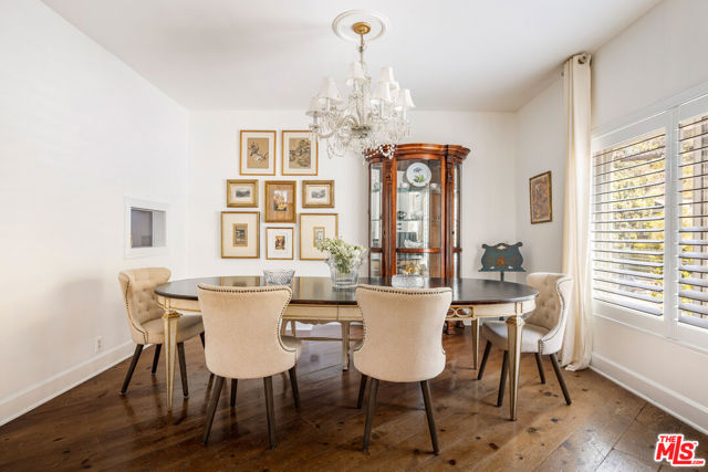 1647 N Beverly Glen Boulevard, Los Angeles CA: https://media.crmls.org/mediaz/f97dbed1-cf89-4876-a37b-82f1e631707c.jpg