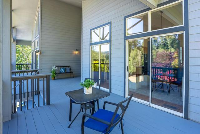 24035 Stage Stop Way, Los Gatos CA: https://media.crmls.org/mediaz/f97e718e-d0d3-4696-8122-f6eb20910aa7.jpg