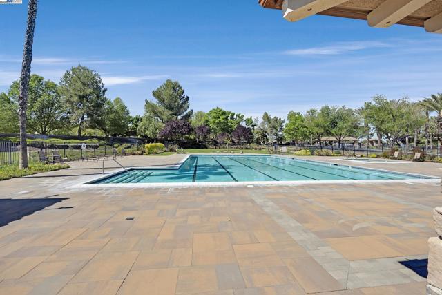 703 Seminole Ct, Discovery Bay CA: https://media.crmls.org/mediaz/f97e9e8b-bf57-486e-91d6-f7afaaa9e488.jpg
