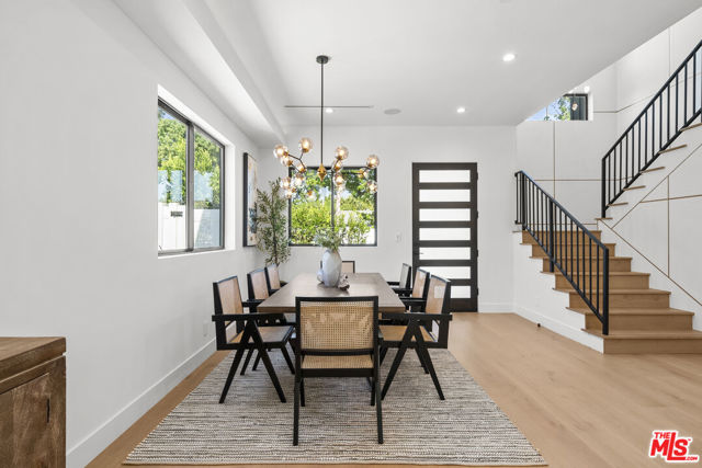 5741 Newcastle Avenue, Encino CA: https://media.crmls.org/mediaz/f97f47ab-c558-4942-aad5-e5761dfb0299.jpg