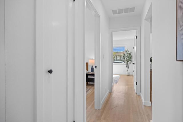 652 Myrtle Avenue, South San Francisco CA: https://media.crmls.org/mediaz/f97f6ce3-dcc2-4182-bff8-8a583439d461.jpg