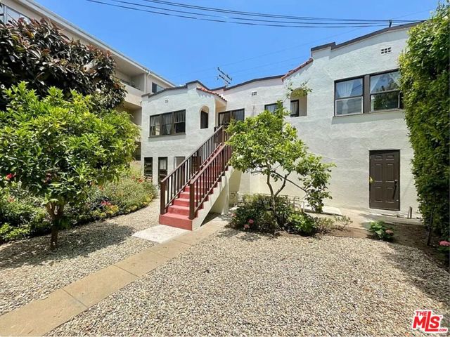 837 5th Street, Santa Monica CA: https://media.crmls.org/mediaz/f97f7298-e351-4f5f-9305-61e10c78829d.jpg