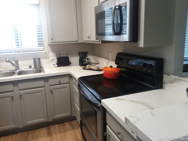 Image 8 of 14 For 1756 Essex St  Unit 311