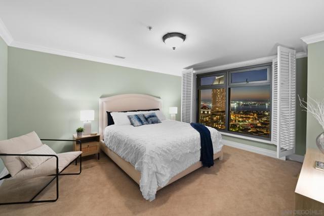 645 Front St, San Diego CA: https://media.crmls.org/mediaz/f980c44b-b16f-468a-b96a-ac97b0064904.jpg