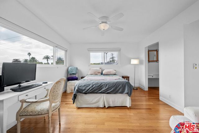 1225 Washington Avenue, Santa Monica CA: https://media.crmls.org/mediaz/f981efaf-df3d-43ea-ba4c-6ef9276bd358.jpg
