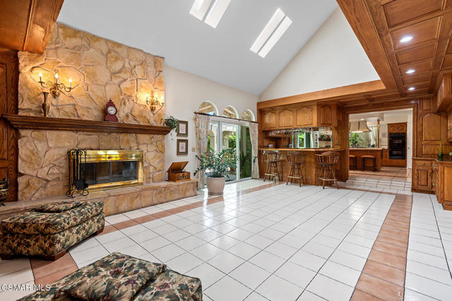 17627 Vincennes Street, Northridge CA: https://media.crmls.org/mediaz/f9826489-da21-4324-958f-452d1729761b.jpg