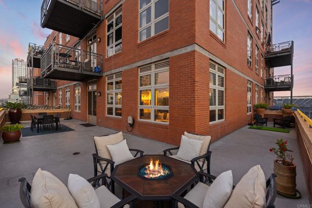 877 Island Avenue, San Diego CA: https://media.crmls.org/mediaz/f9831fa3-547c-475e-acc6-9f580b3c247f.jpg