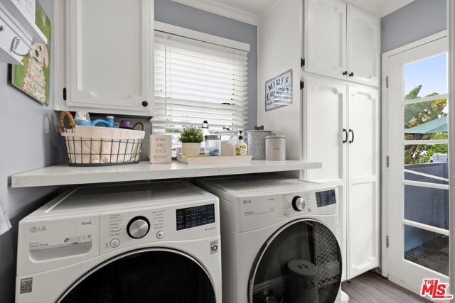 6432 Petit Avenue, Van Nuys CA: https://media.crmls.org/mediaz/f98326b8-2173-48cb-a446-17e4106bec7f.jpg