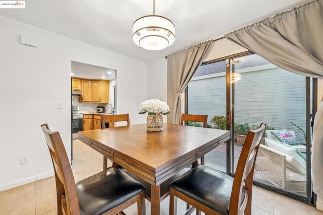3422 Sunleaf Way, Richmond CA: https://media.crmls.org/mediaz/f9835113-ec76-4d39-8854-2baf727ebe34.jpg