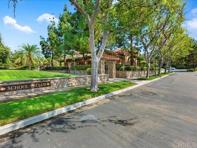 2381 Avenida Helecho, Carlsbad CA: https://media.crmls.org/mediaz/f9838fb9-8246-44f0-ba96-23a38eb07779.jpg