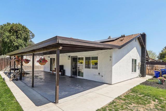 2044 Siegle Dr, Lemon Grove CA: https://media.crmls.org/mediaz/f983ab17-7b8b-45eb-b6e2-9e6580d66539.jpg