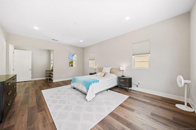 5347 Morning Sage Way, San Diego CA: https://media.crmls.org/mediaz/f983f91d-c832-494a-9d50-775d24f4eacb.jpg