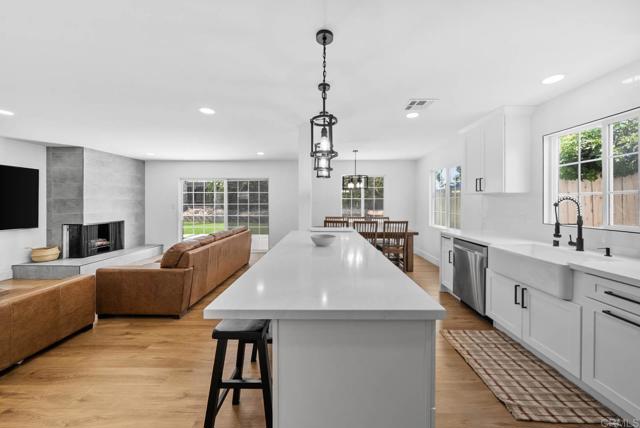 Detail Gallery Image 2 of 65 For 6461 Beaver Lake Ct, San Diego,  CA 92119 - 3 Beds | 2 Baths