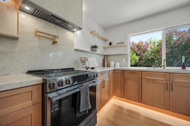 3156 San Joaquin, Union City CA: https://media.crmls.org/mediaz/f9858679-13da-4026-8a7c-4e8e830a58d1.jpg