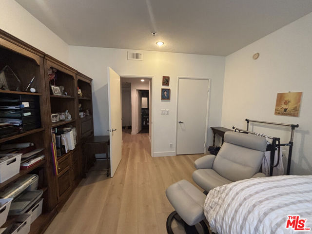 2222 N Beachwood Drive, Los Angeles CA: https://media.crmls.org/mediaz/f985d60b-f94e-42f5-a607-7e193791eca5.jpg