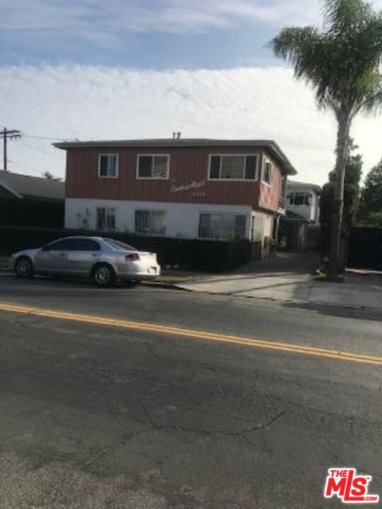 4408 Franklin Ave #1, Los Angeles, CA 90027