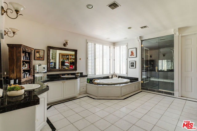 4244 Balcony Drive, Calabasas CA: https://media.crmls.org/mediaz/f98798aa-7ab6-465d-93e9-b74b3695068e.jpg