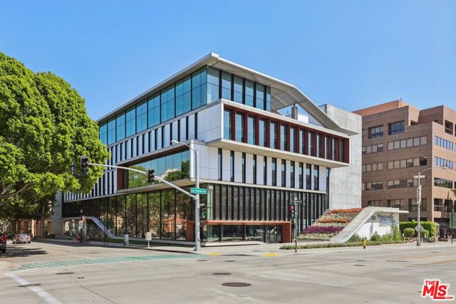 Neighboring Kaiser
