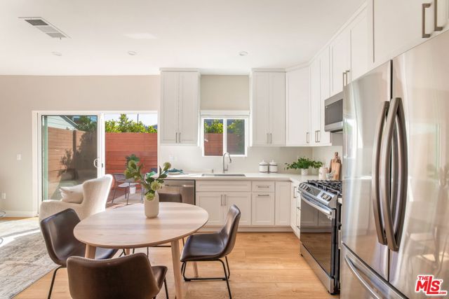 1016 S Bundy Drive, Los Angeles CA: https://media.crmls.org/mediaz/f987e50a-2236-43f4-be55-b6dc39f9dea8.jpg