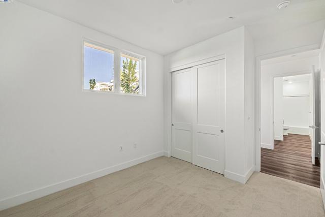 Image 17 of 51 For 2250 Kilowatt Way  216