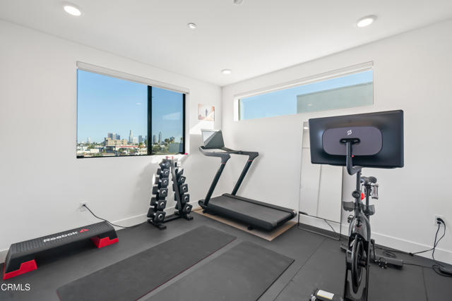 Detail Gallery Image 13 of 15 For 3221 W Robinson Lane Ln, Los Angeles,  CA 90026 - 3 Beds | 2/1 Baths