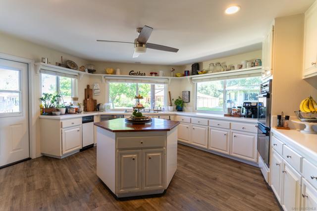 33212 Mill Creek Rd, Pauma Valley CA: https://media.crmls.org/mediaz/f988e22a-6ff2-4986-b330-c7276bf603b9.jpg