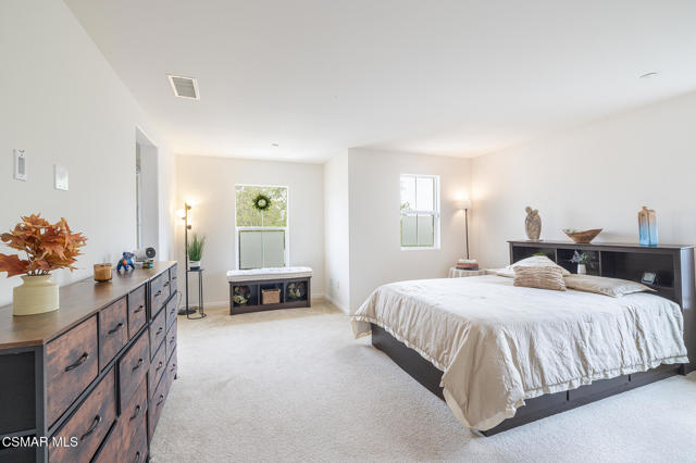 1513 Silver Shadow Drive, Newbury Park CA: https://media.crmls.org/mediaz/f98944f7-875d-44cc-9f5e-77e0205cea83.jpg
